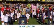 De espaldas: así fue el pasillo de Estudiantes a Rosario Central tras la polémica por el título