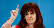 Cristina Kirchner: “Que yo esté privada de mi libertad es la metáfora perfecta de una Argentina a la que la están liquidando”