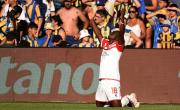 Video: el golazo de Edwuin Cetré para que Estudiantes de La Plata le gane a Rosario Central en los octavos de final