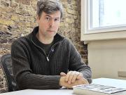 Dinero, poder y desarraigo: ¿Cómo es 'Flesh' la novela de David Szalay, ganadora del Premio Booker?