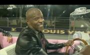 Terry Crews sorprende la F1 recreando su escena más famosa de ¿Dónde están las rubias?