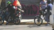 Radiografía a los motochorros: Revelan las comunas de la RM donde más atacan y sus horarios preferidos