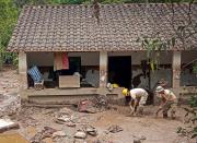 En Samaipata siguen sacando el lodo de las casas y calcula 1.138 familias afectadas