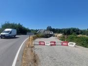 MOP habilita badén para el paso de vehículos a un costado del Puente Tres Arcos de Linares