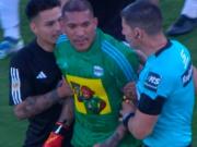 La furiosa reacción de Ignacio Arce contra Facundo Bruera en Riestra vs Barracas Central: le rompió el dedo de un planchazo