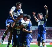 Un Bosque lleno de ilusiones: Gimnasia se impuso en Santa Fe y está en los cuartos de final del Clausura