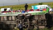 Vuelco de un micro en Ruta 2 dejó al menos dos muertos y varios heridos