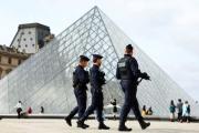Nuevas detenciones en la investigación del robo del Louvre