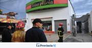 Incendio en Esquina Colorada: las pérdidas serían totales y hay trabajadores intoxicados