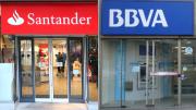 Los bancos españoles Santander y BBVA frenan crédito y recortan coberturas en el país