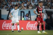 Racing lo ganó en la última jugada y eliminó a River en un duelo electrizante