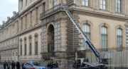 Robo en el Louvre: la vulnerabilidad del balcón usado por los ladrones era conocida