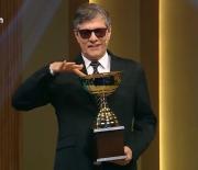 Mario Pergolini se burló de Claudio “Chiqui” Tapia tras el trofeo y “espaldazo” a Rosario Central