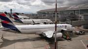 Latam entre ellas: Aerolíneas desoyen amenaza de Venezuela y mantienen suspensiones de vuelos