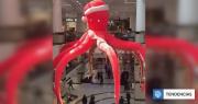 La historia del pulpo navideño de Puerto Montt sacado por críticas: volvió gracias al clamor popular