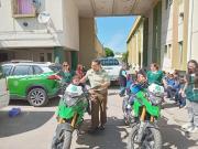 Carabineros de Linares recibió la visita de los niños del Colegio San Miguel Arcángel en la unidad policial