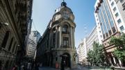 Bolsa de Santiago firma promesa para vender histórico edificio céntrico a $12 mil millones