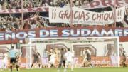 Los hinchas de Lanús colgaron una bandera con un mensaje al Chiqui Tapia: qué decía