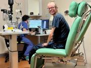 “Soy Tom, no mi enfermedad”: la historia del ciclista que convive con un raro síndrome que padecen solo 16 personas en el mundo