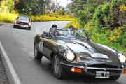 Joyas sobre ruedas: 12 fotos únicas de los autos clásicos que recorrieron Bariloche por la largada de las Mil Millas