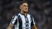 La insólita lesión que dejó a Lucas Ocampos afuera de Rayados tras una emergencia familiar
