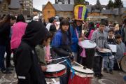 Con música, disfraces y juegos, los niños y adolescentes defendieron sus derechos en Bariloche