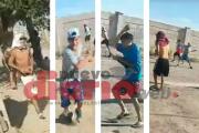 Feroz enfrentamiento a hondazos y cascotazos en Bº Villa del Carmen (Video)