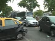 Triple choque en Mataderos: hay un detenido y esperan el control de alcoholemia del conductor que provocó el accidente