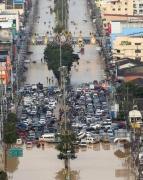 Hay casi 400 muertos por las inundaciones