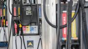 Precios de los combustibles: nafta Súper baja $0,18 y el gasoil se reduce $0,37; el supergás mantiene su tarifa