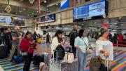 Principal aeropuerto de Venezuela sigue funcionando pese al anuncio de Trump