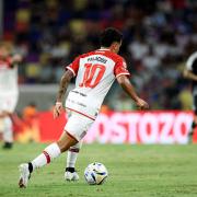 Pase, centro deluxe y definición impecable: el paso a paso del golazo de Tiago Palacios en Santiago