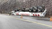 Carabaya: Camión cisterna se despista en la Interoceánica y deja un conductor fallecido
