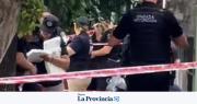 Asesinaron a una mujer y el sospechoso murió al chocar con un camión