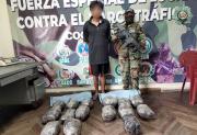 Aprehenden a un hombre con 15 paquetes de marihuana