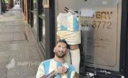 Destrozan una estatua de Messi en Mar del Plata