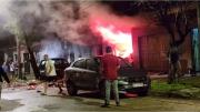 Drama y dolor en Lanús: un hombre al borde de la muerte por una explosión e incendio en una casa