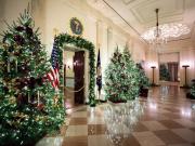 Más de 50 árboles, 200 metros de guirnaldas y 2.000 tiras de luces: Melania Trump viste la Casa Blanca de Navidad