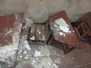 En Trinidad, cae parte del cielo falso de un aula sobre un estudiante de primaria