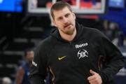Un triple-doble de Jokic no le alcanza a los Nuggets