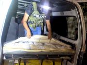 Incautan más de 100 paquetes de marihuana durante la requisa de un vehículo