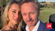 No necesito subir nada: Pareja de Benjamín Vicuña reaccionó tras polémico comentario en Instagram