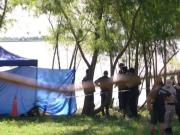 Hallaron el cuerpo de un indigente flotando sobre el río Paraná: lo mataron de varias puñaladas