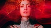 David Lowery estrena el tráiler de Mother Mary, protagonizada por Anne Hathaway