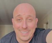 “Sobran motivos”: la tierna foto de Moratorio en medio del tratamiento contra un tumor