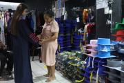 ¿Preparados para la fiesta de graduación? Hay trajes y vestidos para todo bolsillo