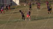 Video extremo en el fútbol de Mendoza: le pegó una trompada a su rival y se pudrió todo