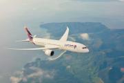 Latam Airlines proyecta una generación de flujo de US$ 1.700 millones para 2026 y aumento en operaciones de pasajeros hasta 10%