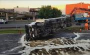 Corte total en la Panamericana por el vuelco de un camión con derrame de combustible