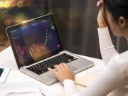 Cuando las redes reemplazan a la escuela: uno de cada tres jóvenes busca educación financiera con influencers, pero no se siente informado